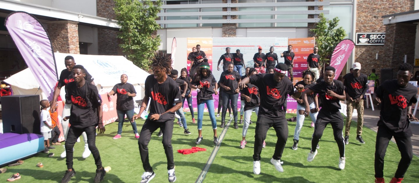 Flashmob Ghana dancers at the LuQuLuQu launch