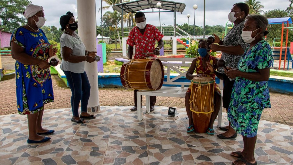 Des percussions contre les violences sexistes et sexuelles en Équateur