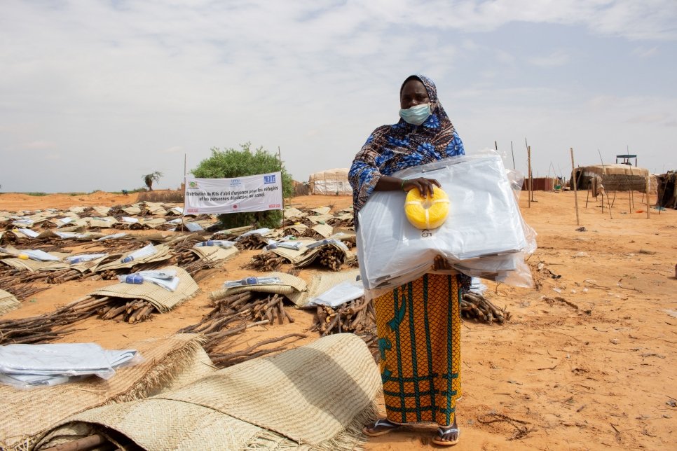 As rainy season approaches, displaced Nigeriens receive emergency shelters