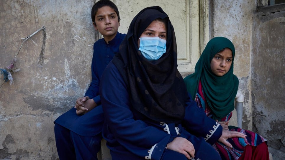 Farishta with her wo children Rehana and Aslam.