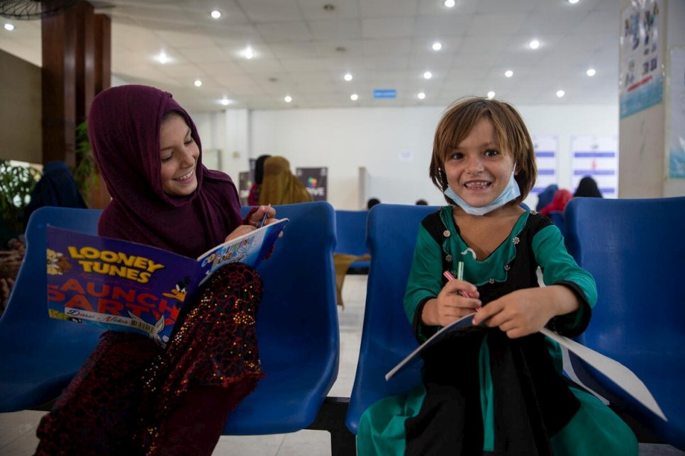 Pakistan. Biometric smartcards issued to registered Afghan refugees