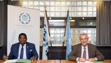 UN High Commissioner for Refugees, Filippo Grandi signs a Memo of Understanding with the Secretary General of the of the Inter-Parliamentary Union, Martin Chungong