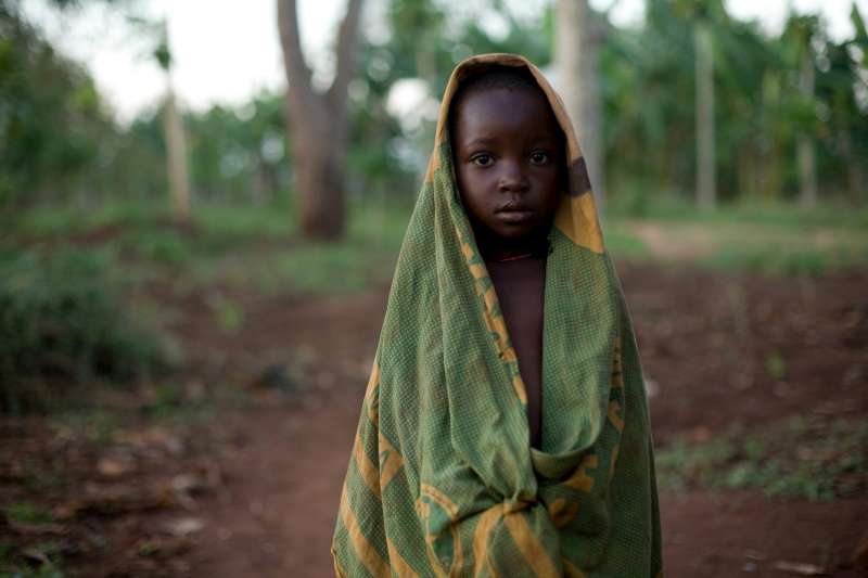 Tanzania / Somali Bantu refugees / Young Somali Bantu girl in Chogo village. Many Hundreds of Somali Bantu refugees were granted Tanzanian citizenship in 2007 and 2008. The refugees currently living in Chogo began arriving in Tanzania in the early 1990s. / UNHCR / B. Bannon / November 2008