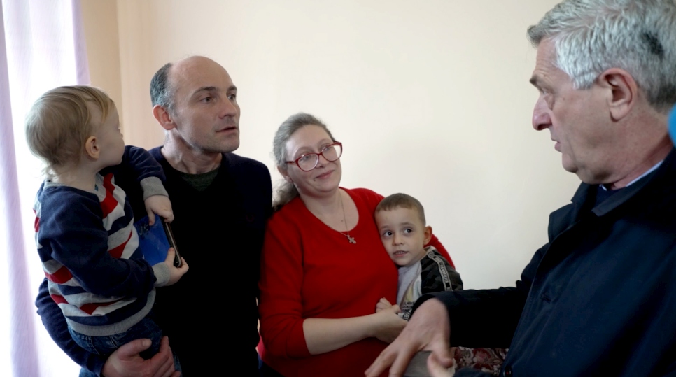 UN High Commissioner for Refugees, Filippo Grandi meets families displaced by war inside Ukraine.
