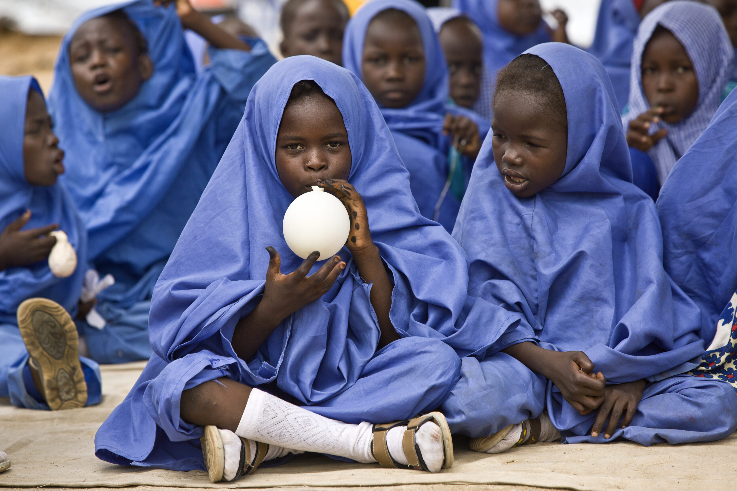 Nigeria (2016) - Intern ontheemde schoolmeisjes in het Bama-kamp. © UNHCR/Hélène Caux