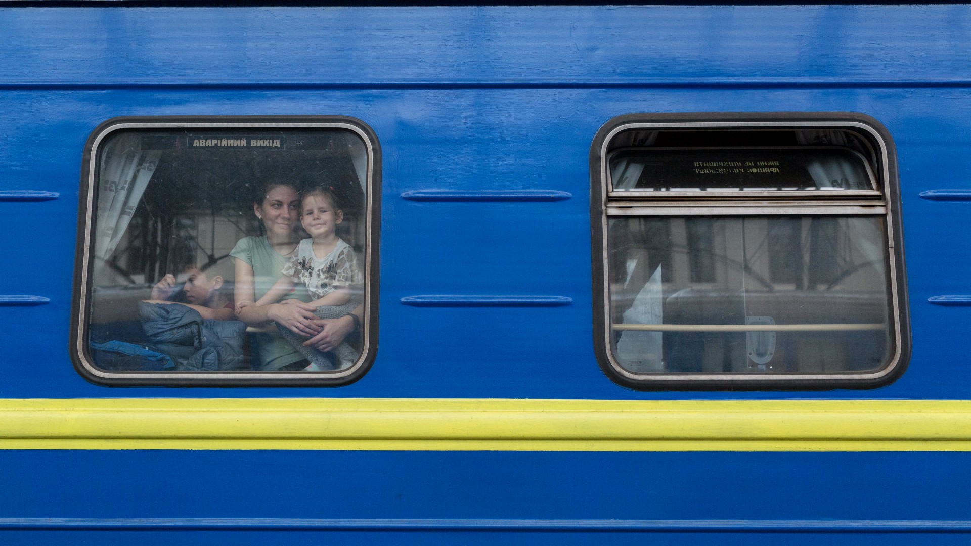  Ukraine. Internally displaced families flee to Lviv to escape conflict further east  © UNHCR/Valerio Muscella