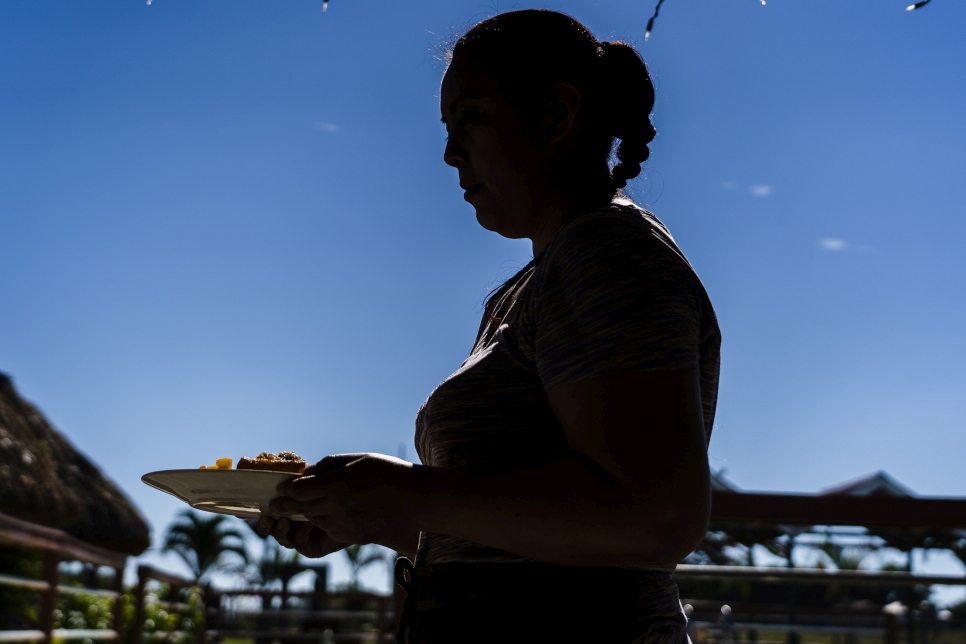 Natasha* es una solicitante de asilo en Belice que ha encontrado amigos, un medio de vida, y esperanza a través de la cocina.