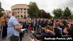 A rally in Banja Luka on August 27 was organized to protest against an attack on Vladimir Kovacevic of the independent Bosnian Serb television station BNTV.