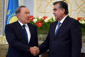 Presidents Nursultan Nazarbayev (L) of Kazakhstan and Emomali Rahmon of Tajikistan (Source: 24.kz)