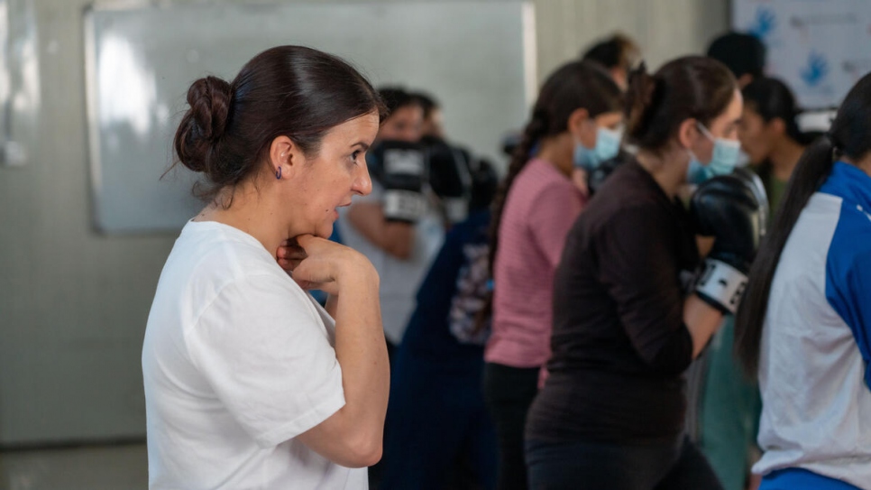 Nathifa Wadie Qasim se convirtió en entrenadora de boxeo luego de haber sugerido ese deporte como vía para que las mujeres yazidíes pudieran gestionar su trauma.