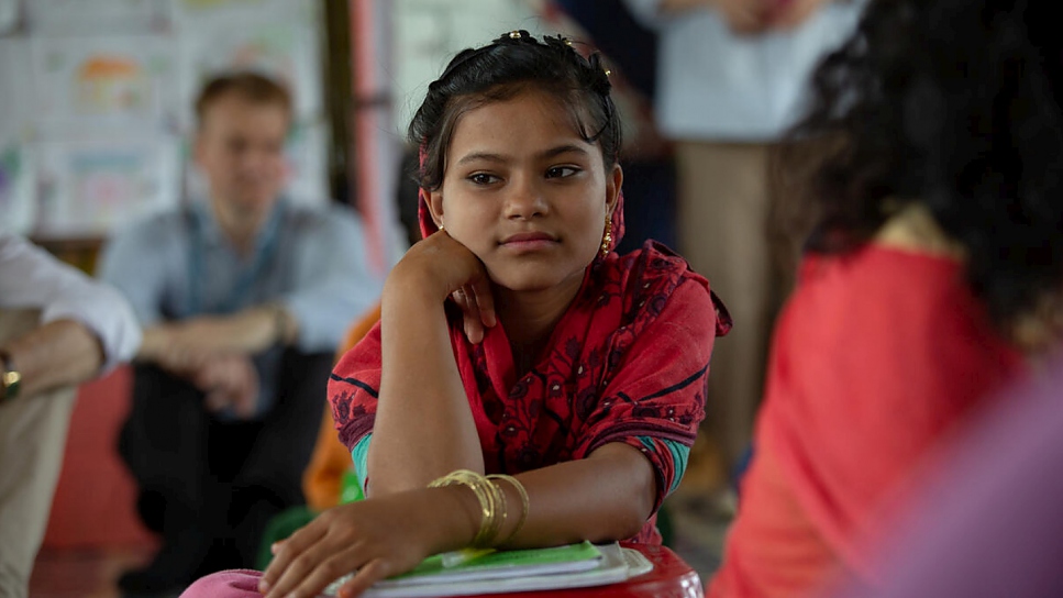 Hasta que se implemente un nuevo plan de estudios, la mayoría de las niñas y los niños de los campamentos mayores de 14 años tienen poco acceso a oportunidades educativas.