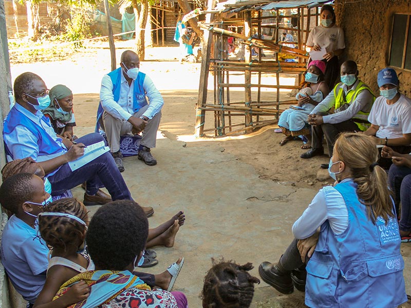 Assistant High Commissioner for Operations Raouf Mazou hosts a focus group with IDPs in the Josina Machel neighbourhood of Pemba, Cabo Delgado province, northern Mozambique.