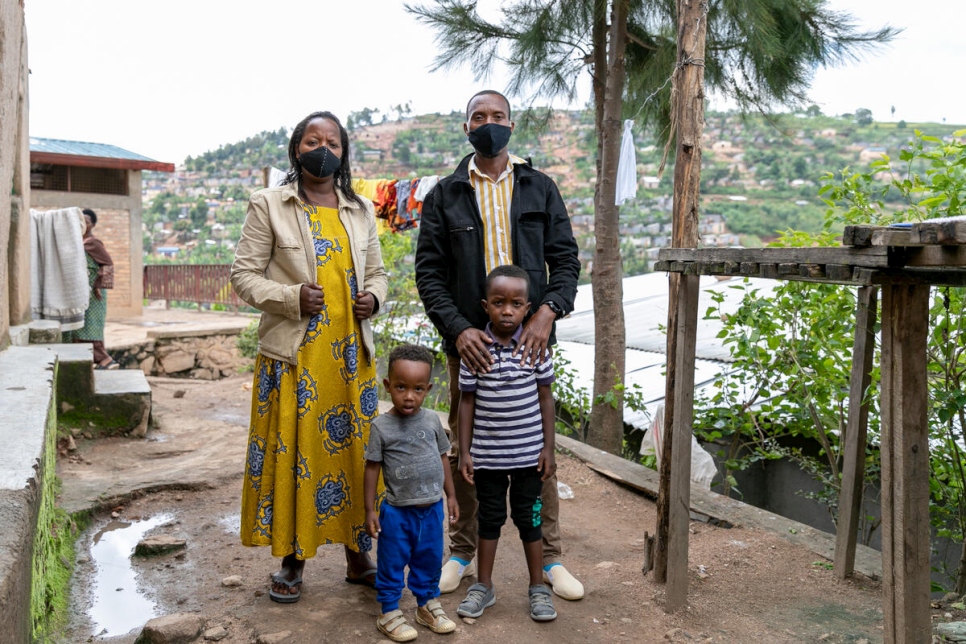 "My name is Ingabire, I am 29 years old. I fled Congo, from Masisi, Kironko neighborhood. I arrived in Rwanda with my family in 2012, when I was still young." 

Ingabire and her family have benefited from the distribution of donated clothes from Inditex. 

"We were given a range of clothing, including baby pants and jackets like the one I'm wearing, as well as girls pants and raincoats with caps and pull-overs."