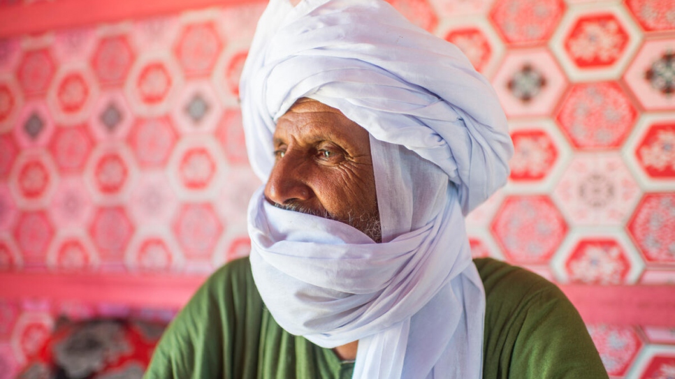 Ahmedou Ag Albohary, one of the leaders of the Mbera Fire Brigade, decided to join dozens of fellow Malian refugees in helping to put out bush fires in 2013.