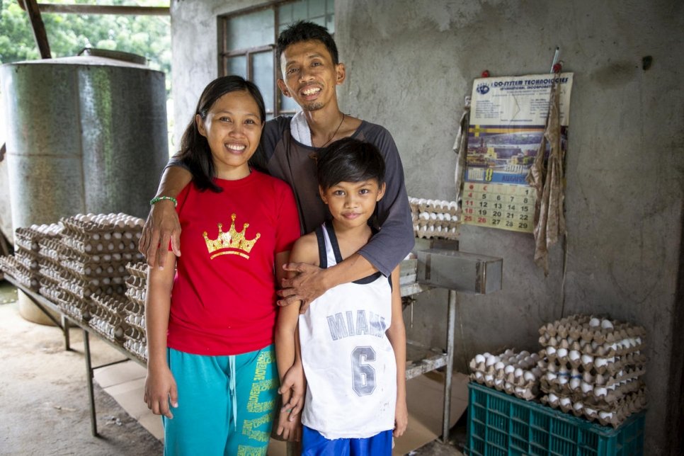 Philippines. UNHCR supports government drive to give foundlings citizenship