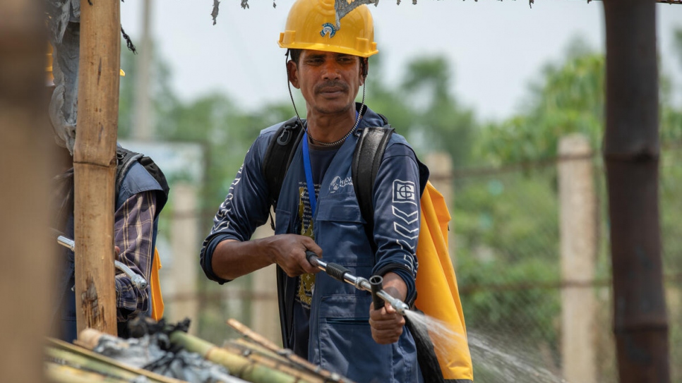 Yasin has been working as a Safety Unit Volunteer for the past four years, fighting fires in the dry season and forming part of a cyclone response team in the rainy season. 