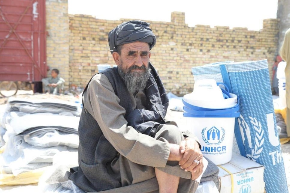 Pakistan. UNHCR provides support for refugees and host communities caught in Pakistan floods