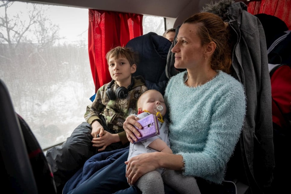 Romania. UNHCR-backed operation transfers people fleeing Ukraine to Romania through Moldova