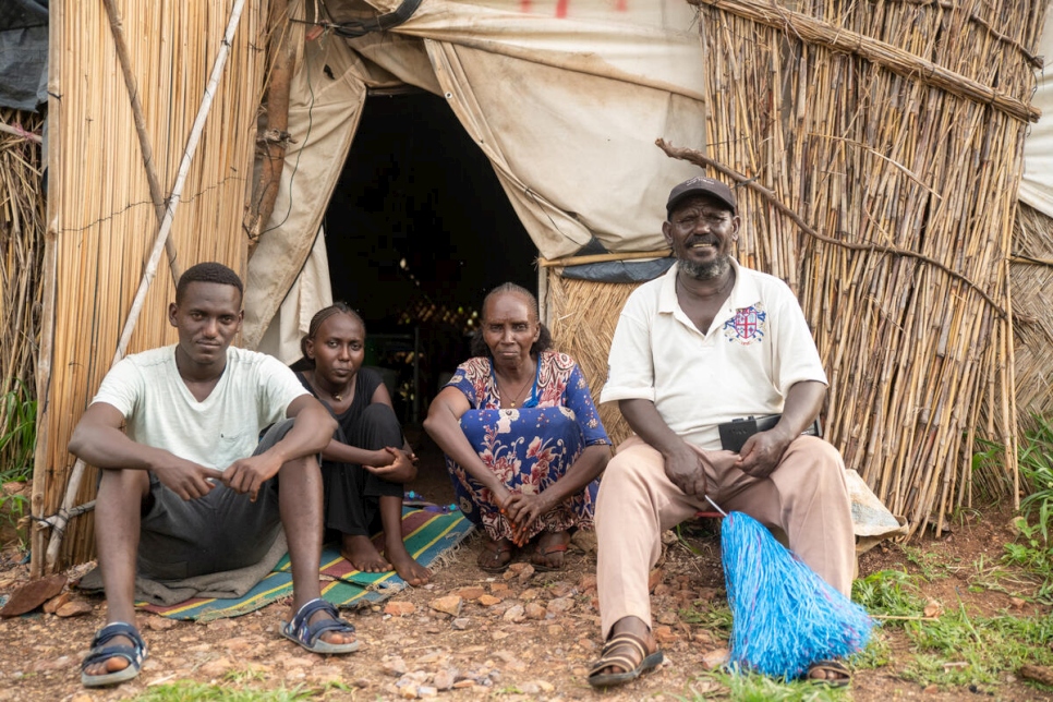 Sudan. High Commissioner visits Um Rakuba camp in eastern Sudan