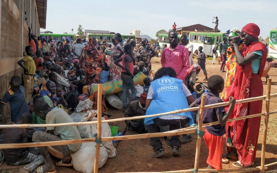 Des réfugiés soudanais et sud-soudanais arrivent sur un site temporaire à Tsore, en Éthiopie, après avoir fui les affrontements dans d'autres parties de la région de Benishangul Gumuz. 