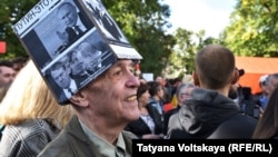 Yury Sternik takes part in a protest against pension reform at Sverdlovsk Park in St. Petersburg on September 16, complete with his 'Sternik hat.'