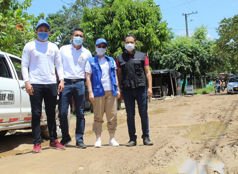 Gracias a un proyecto de ACNUR con el apoyo de la UE, defensores de derechos asisten a las personas que han tenido que huir de sus hogares debido a las amenazas y al conflicto armado en Colombia.