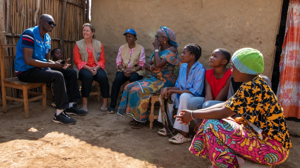 UNHCR Deputy High Commissioner, Kelly T. Clements (second from left) meets Congolese families during her visit to Nyakanda refugee camp in Ruyigi, Burundi.