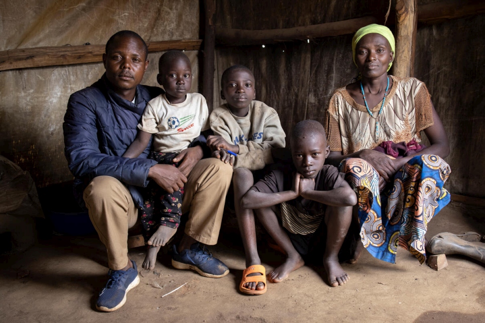 Democratic Republic of the Congo. IDP family in Plain Savo