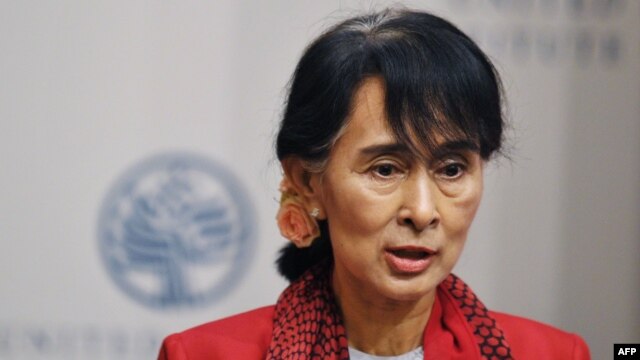 Burmese democracy campaigner Aung San Suu Kyi (file photo)