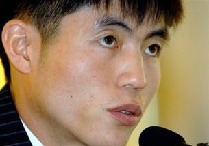 SEOUL, South Korea: Shin Dong Hyuk, a North Korean defector, speaks at a press conference, Oct. 29, 2007. AFP