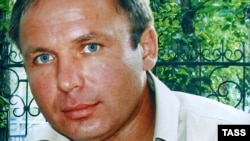 Russian pilot Konstantin Yaroshenko was arrested in Liberia in 2010 and rendered to the United States. The following year, he was convicted of smuggling cocaine to destinations in South America, Africa, and Europe.