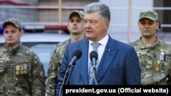 Ukrainian President Petro Poroshenko: 'I am sorry to have created inflated expectations.'