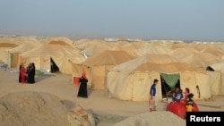 Many displaced people who fled from Fallujah because of Islamic State violence have been living in camps outside the city. (file photo)