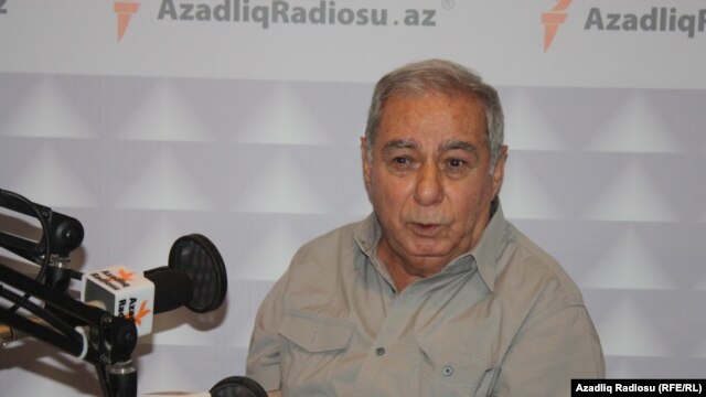 Azerbaijani author Akram Aylisli (file photo)