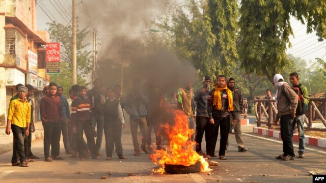 At least 18 people died in the run-up to Bangladesh's parliamentary elections. (file photo)