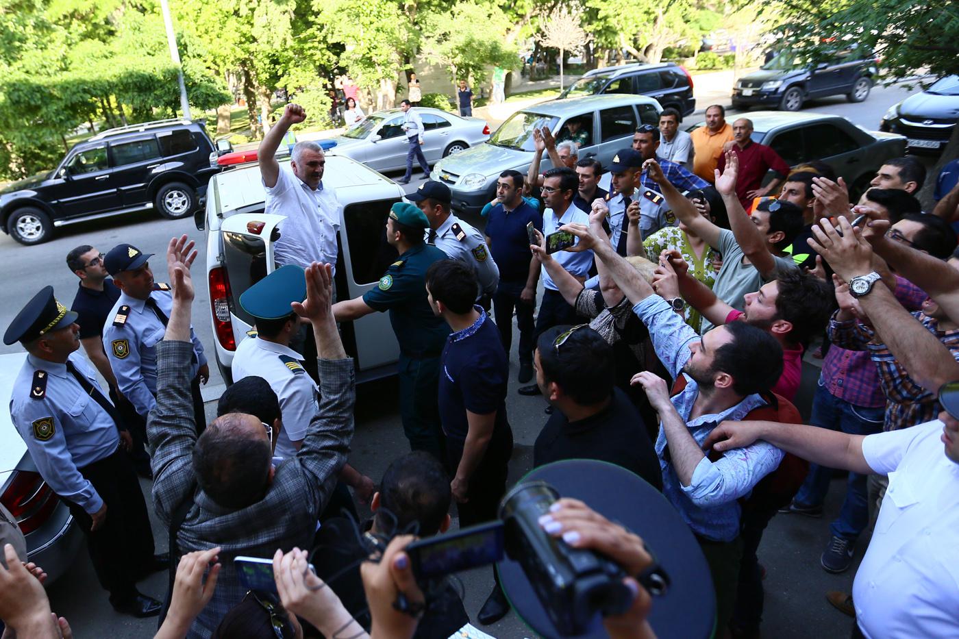 Azerbaijani journalist Afgan Mukhtarli is brought to the court after he has been abducted in Georgia and forcibly taken to neighboring Azerbaijan where he was detained in custody. 31 May, 2017.