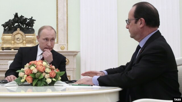 Russian president Vladimir Putin (left) and his French counterpart Francois Hollande during a meeting in Moscow earlier this year. 