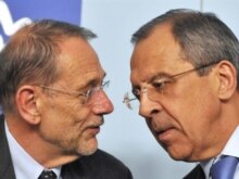 Luxembourg - EU foreign policy chief Javier Solana with Russian Foreign Minister Sergei Lavrov (R) at a press conference in Luxembourg, 29Apr2008