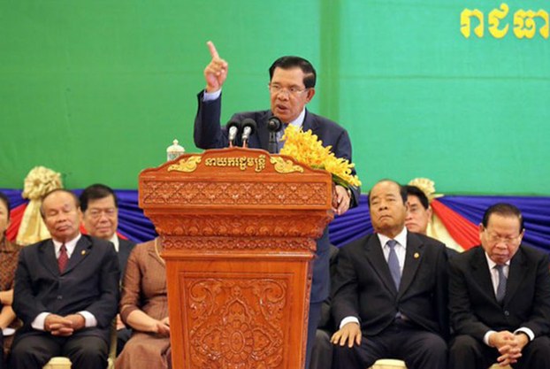 Prime Minister Hun Sen speaking during a graduation ceremony at the Royal University of Phnom Penh, March 17, 2016.