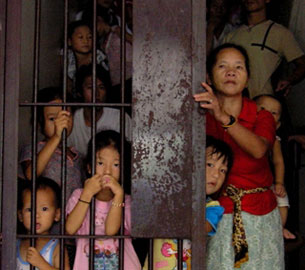 Hmong refugee families at a detention center in Thailand's Nong Khai province, Aug. 21, 2008.