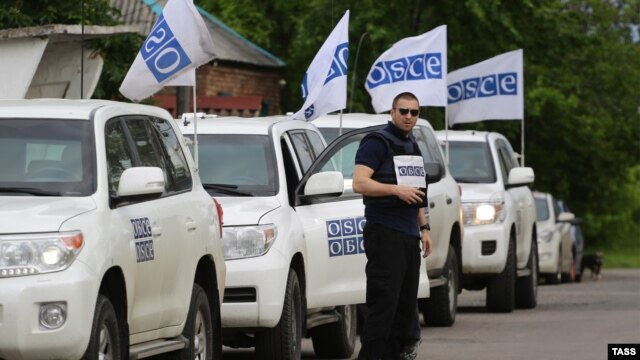 The OSCE's daily reports on cease-fire violations are of great importance to Western leaders, many of whom say they will not consider lifting sanctions against Russia until the Minsk peace deal that Kyiv and Moscow agreed to is fully implemented. (file photo)
