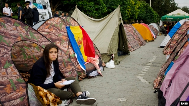 Chisinau protesters have set up about 250 tents, vowing not to go home until their demands are met.