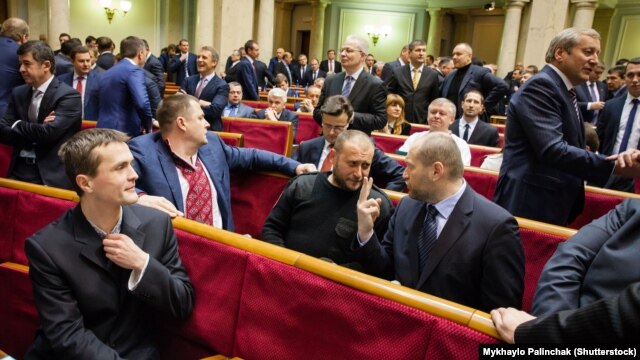 The new cabinet received a total of 288 votes from some 420 deputies in Ukraine's parliament. (file photo)