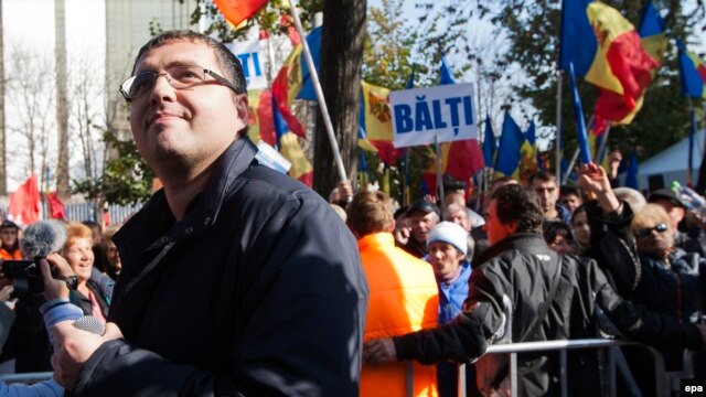 Scores of protesters had demonstrated against the detention of Balti Mayor Renato Usatii (pictured) in Chisinau on October 25. (file photo)