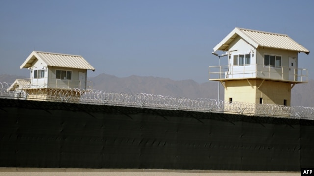 Watchtowers along the perimeter of the Bagram prison (file photo)