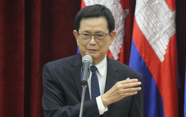 Var Kimhong speaks at a map-lending ceremony in Phnom Penh, Aug. 20, 2015.