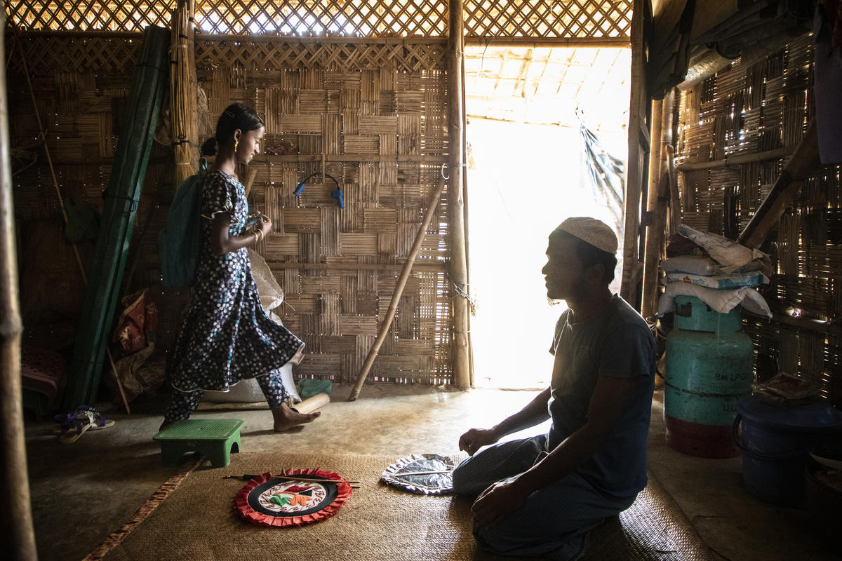 Bangladesh. Rohingya youth spearhead project to foster mental health