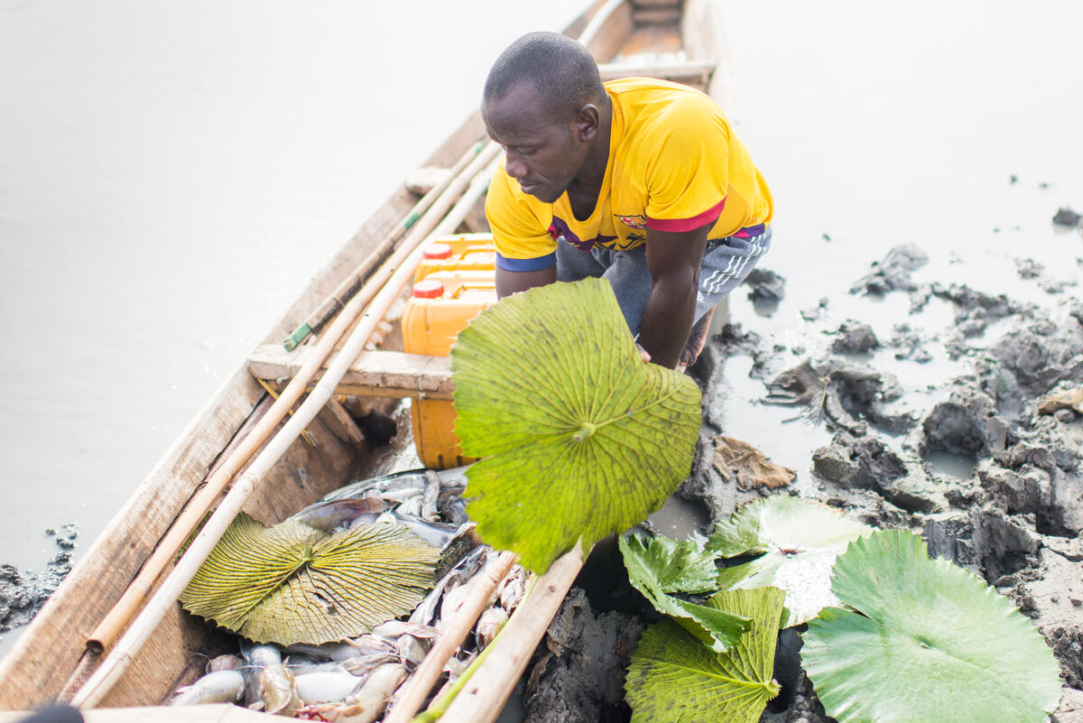 Mauritania. Lake's dwindling waters threaten farming and fishing communities