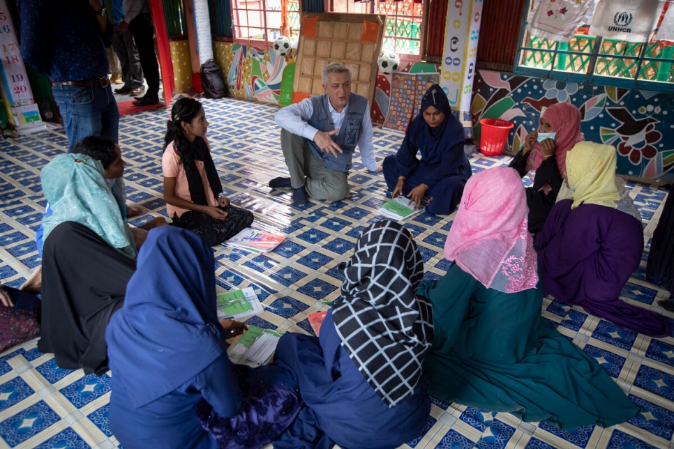 Bangladesh. High Commissioner on mission to Rohingya refugee camps in Cox's Bazar