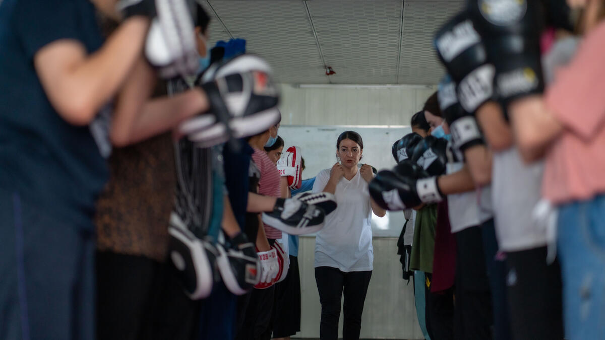 Iraq. Boxing project for displaced girls run by NGO Innovation award winner